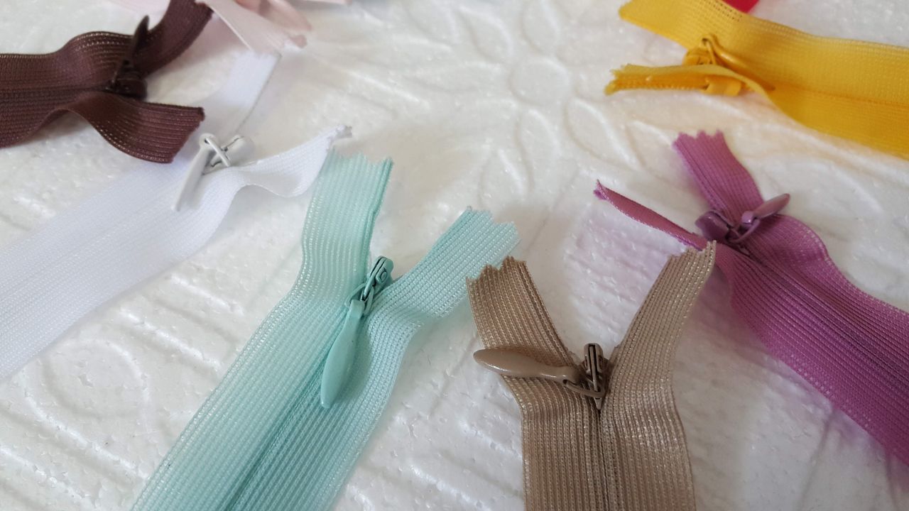 Rejtett cipzár 20 cm zárt végű húzózár